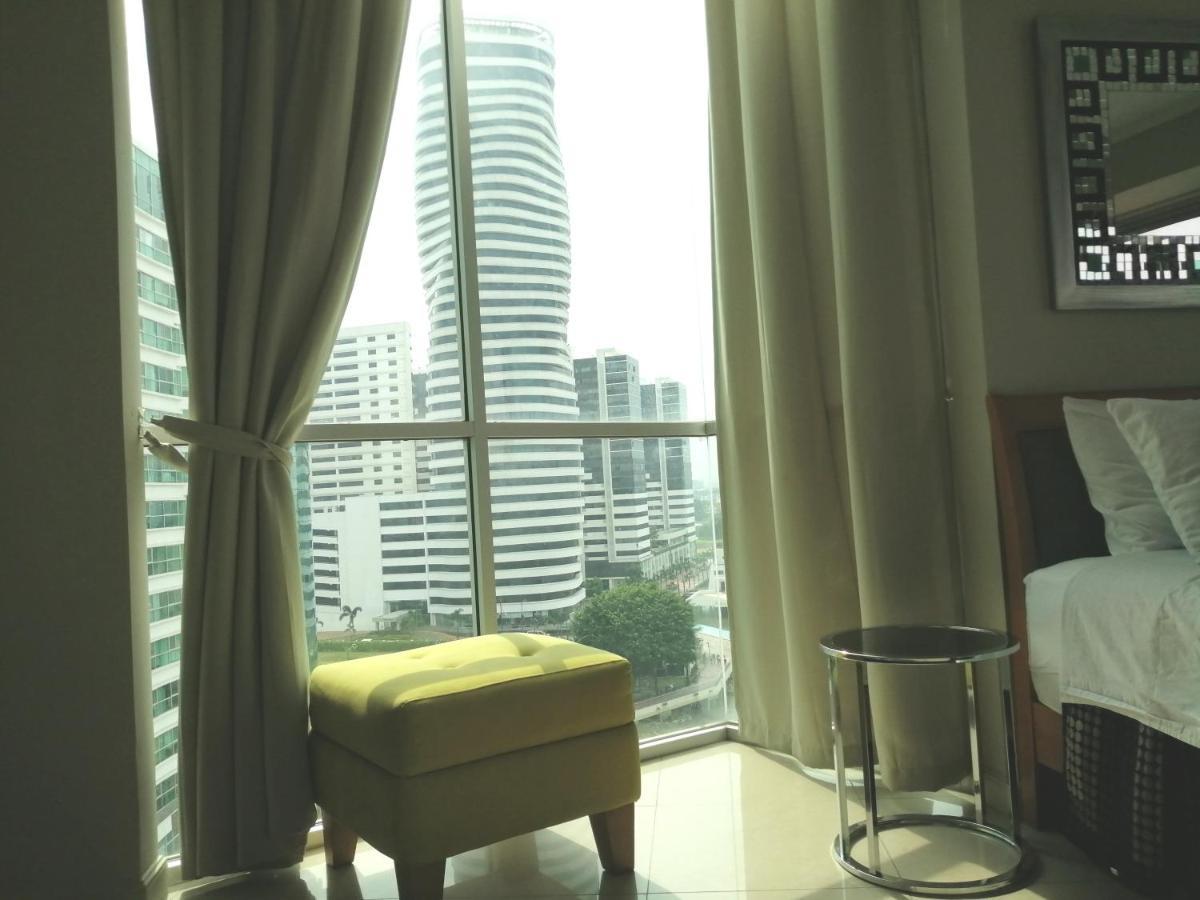 Puerto Santa Ana Suites Guayaquil Buitenkant foto